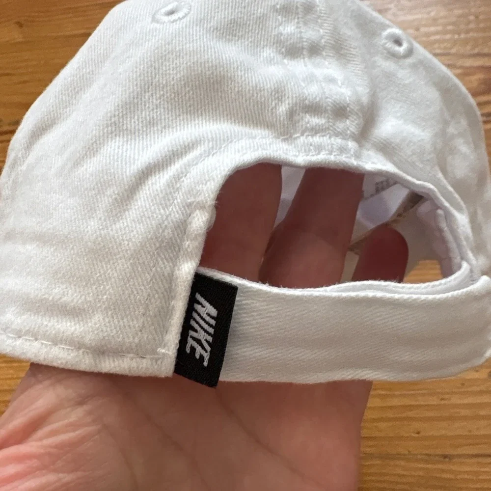 Nike Baseball Cap Toddler‎ White Good Embroidered Logo Hat SIZE Toddler